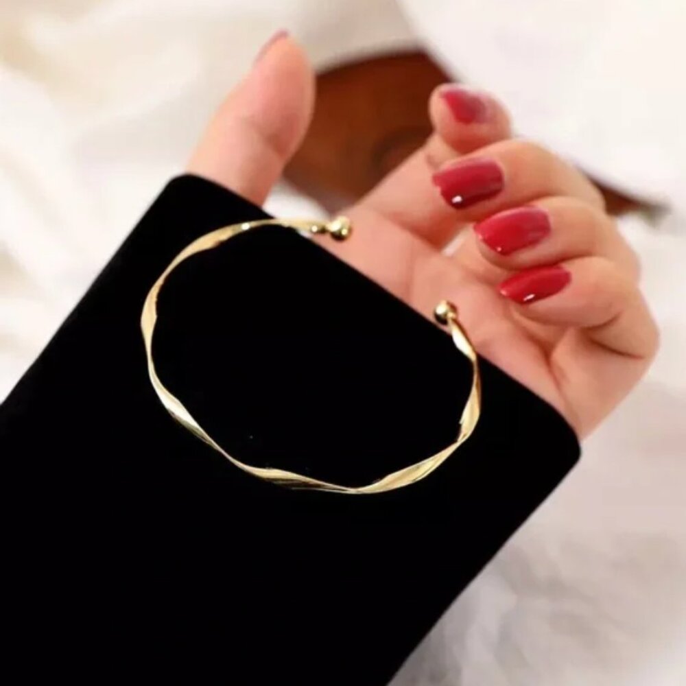 Twist Open Adjustable Neutral Fashion Simple Bracelet - Picture 5 of 10